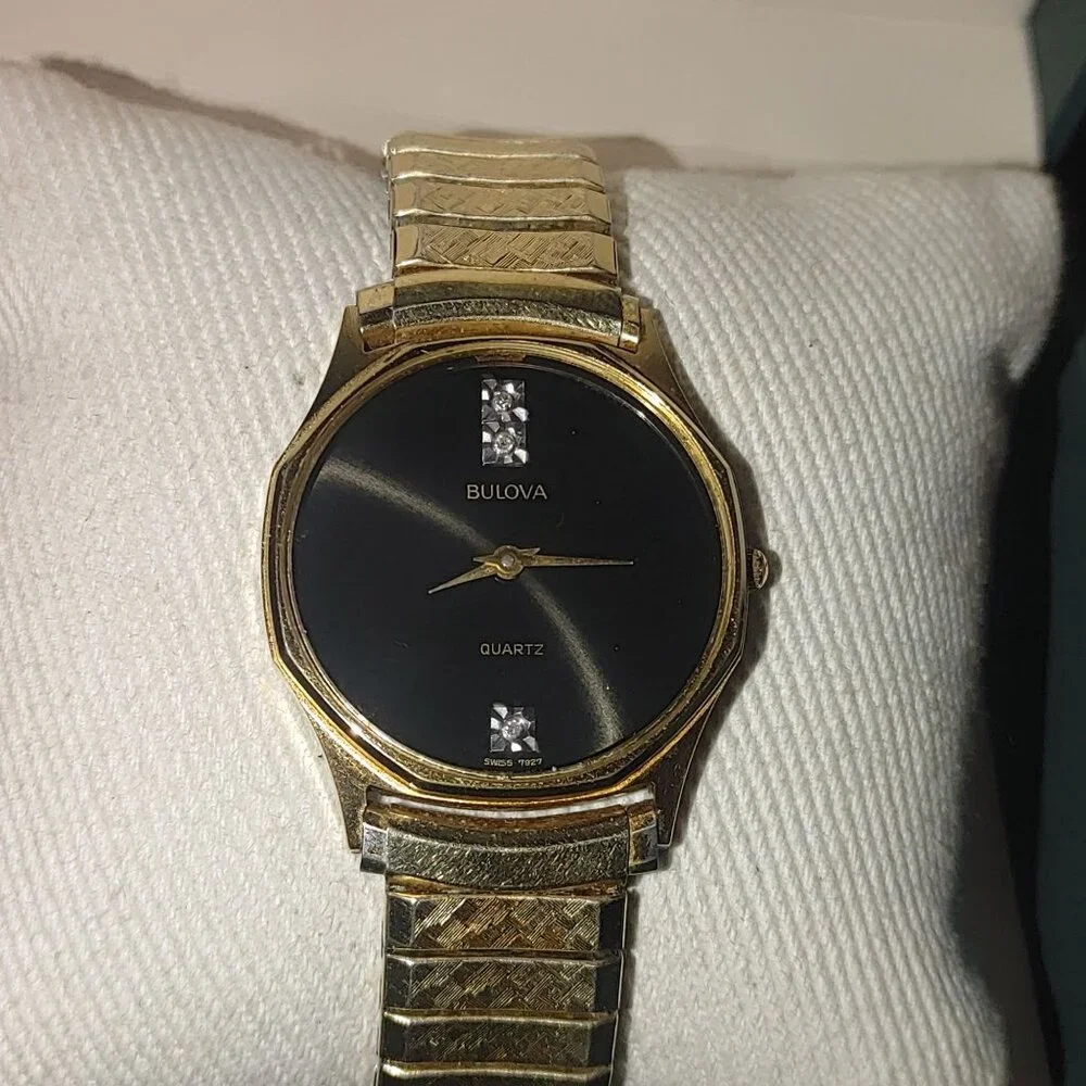 Bulova Quartz Gold Tone Watch Vintage Diamond Accents Stainless Steel Working - Picture 4 of 10
